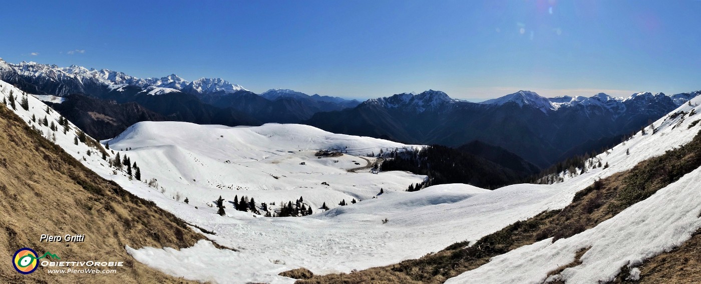 37 Scendo dal sent. 190A sottovento verso i Piani dell'Avaro .jpg